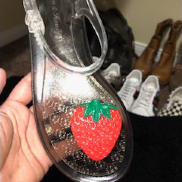 ❌FINAL PRICE JELLY STRAWBERRY 🍓 SANDALS!ADORABLE - Picture 5 of 5